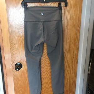 Lululemon Crop Legging (Light Gray)